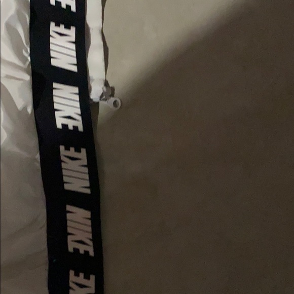 COPY - White Nike windbreaker - Picture 5 of 5